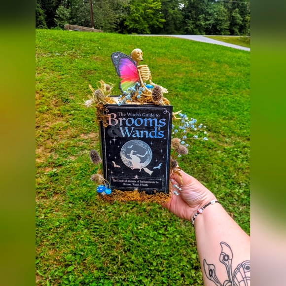 Glowing Fairy Books - Picture 1 of 2